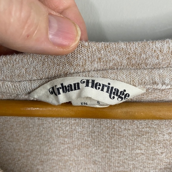 Urban‎ Heritage Women's Long Sleeve Pocket Alien Fine Knit T-shirt Size Small - Picture 2 of 11